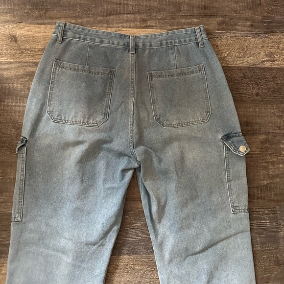 High Waisted Cargo Jeans - Picture 11 of 12